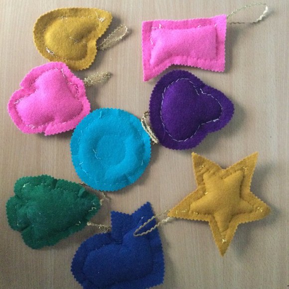 8 Handmade Stuffed Christmas Ornaments Embroidery decoration different shape - Picture 2 of 6